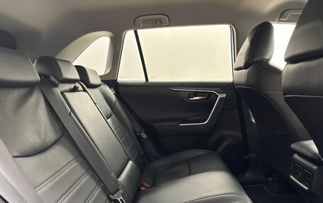 Toyota RAV4, 2019 год, 3 395 000 рублей, 13 фотография