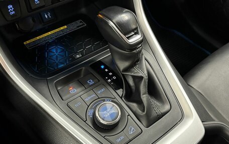 Toyota RAV4, 2019 год, 3 395 000 рублей, 16 фотография