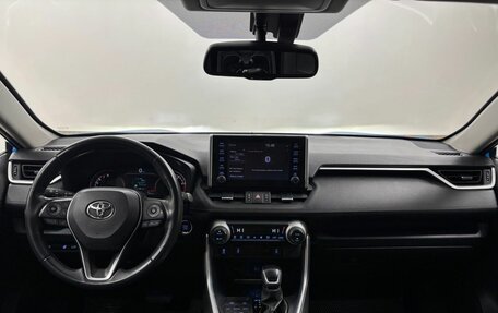 Toyota RAV4, 2019 год, 3 395 000 рублей, 18 фотография