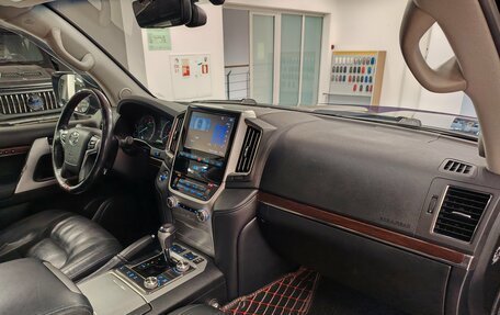 Toyota Land Cruiser 200, 2016 год, 5 590 000 рублей, 4 фотография