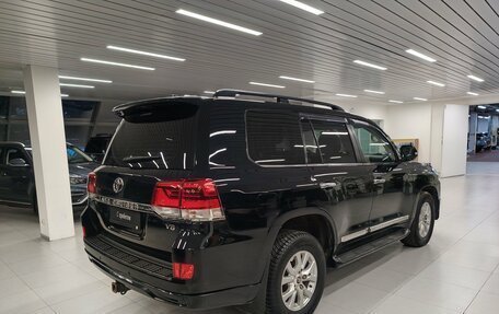Toyota Land Cruiser 200, 2016 год, 5 590 000 рублей, 2 фотография