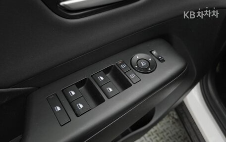 Hyundai Kona, 2023 год, 1 890 000 рублей, 8 фотография