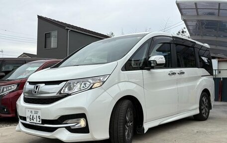 Honda Stepwgn IV, 2017 год, 1 443 000 рублей, 2 фотография