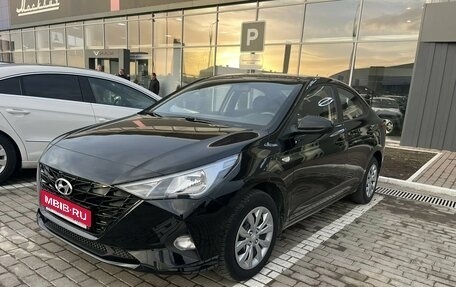 Hyundai Solaris II рестайлинг, 2021 год, 1 620 000 рублей, 1 фотография