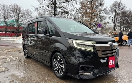 Honda Stepwgn IV, 2018 год, 2 400 000 рублей, 1 фотография