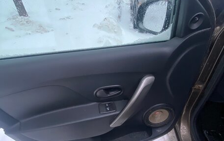 Renault Logan II, 2018 год, 670 000 рублей, 12 фотография