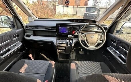 Honda Stepwgn IV, 2016 год, 1 640 000 рублей, 8 фотография