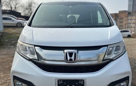 Honda Stepwgn IV, 2016 год, 1 640 000 рублей, 2 фотография