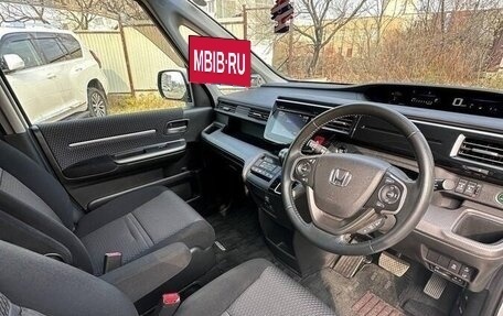 Honda Stepwgn IV, 2016 год, 1 640 000 рублей, 7 фотография