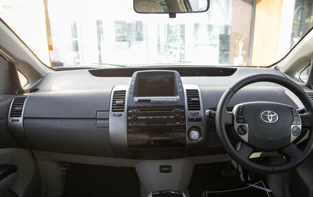 Toyota Prius, 2008 год, 768 000 рублей, 18 фотография