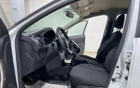 Renault Logan II, 2019 год, 700 000 рублей, 10 фотография