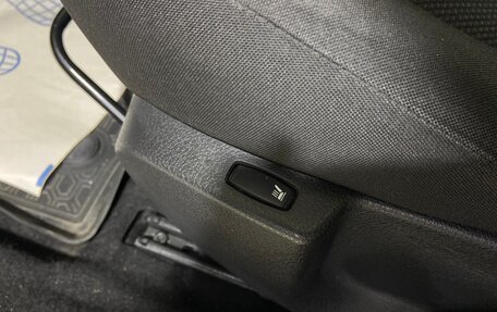 Renault Logan II, 2019 год, 700 000 рублей, 14 фотография