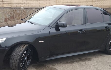 BMW 5 серия, 2004 год, 900 000 рублей, 3 фотография