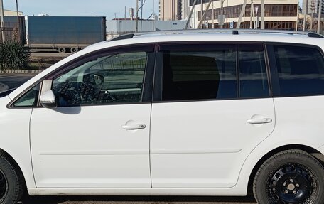 Volkswagen Touran III, 2009 год, 850 000 рублей, 5 фотография