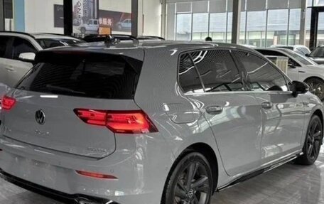 Volkswagen Golf VIII, 2022 год, 2 040 000 рублей, 7 фотография