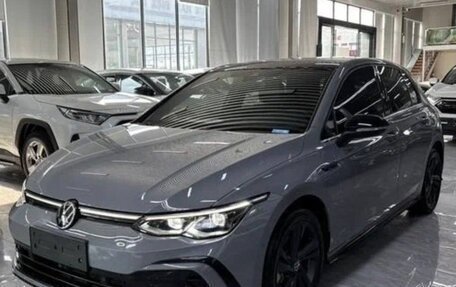 Volkswagen Golf VIII, 2022 год, 2 040 000 рублей, 2 фотография