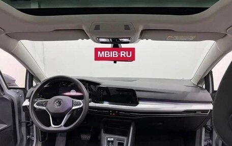 Volkswagen Golf VIII, 2022 год, 2 040 000 рублей, 8 фотография