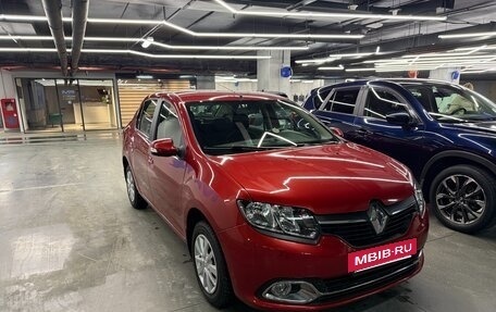 Renault Logan II, 2015 год, 900 000 рублей, 6 фотография