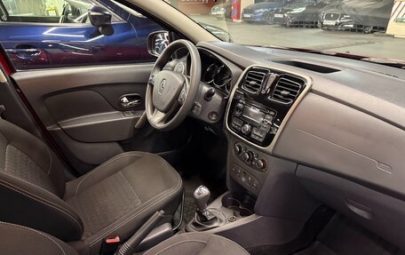 Renault Logan II, 2015 год, 900 000 рублей, 13 фотография