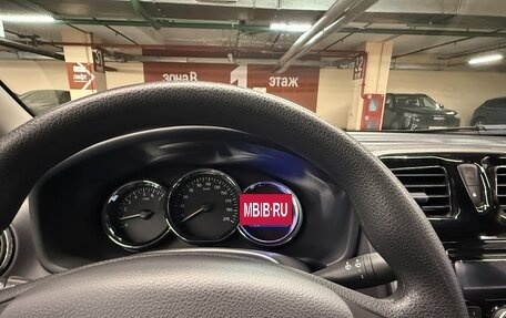 Renault Logan II, 2015 год, 900 000 рублей, 10 фотография