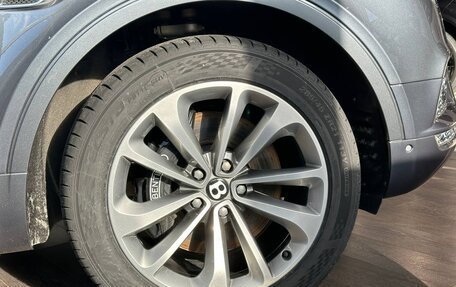 Bentley Bentayga I, 2018 год, 9 500 000 рублей, 15 фотография