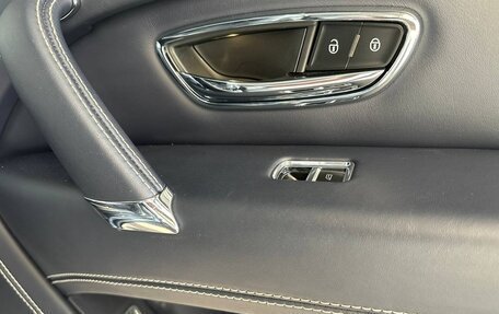 Bentley Bentayga I, 2018 год, 9 500 000 рублей, 26 фотография