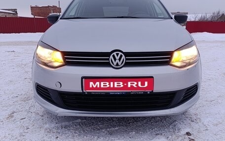 Volkswagen Polo VI (EU Market), 2013 год, 830 000 рублей, 1 фотография