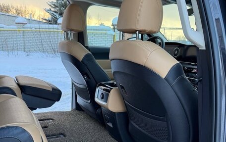 KIA Carnival, 2023 год, 4 950 000 рублей, 21 фотография