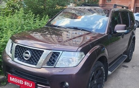 Nissan Pathfinder, 2011 год, 1 390 000 рублей, 2 фотография