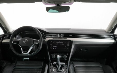 Volkswagen Passat B8 рестайлинг, 2017 год, 1 849 000 рублей, 12 фотография