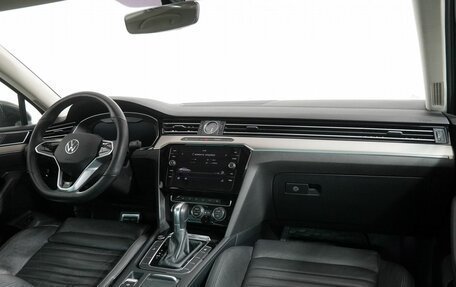 Volkswagen Passat B8 рестайлинг, 2017 год, 1 849 000 рублей, 11 фотография