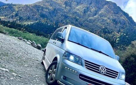 Volkswagen Multivan T5, 2005 год, 1 500 000 рублей, 1 фотография