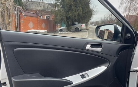 Hyundai Solaris II рестайлинг, 2013 год, 700 000 рублей, 1 фотография