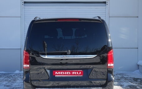 Mercedes-Benz V-Класс, 2020 год, 5 900 000 рублей, 4 фотография