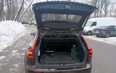 Volvo V60 Cross Country II, 2019 год, 2 430 000 рублей, 6 фотография