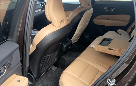 Volvo V60 Cross Country II, 2019 год, 2 430 000 рублей, 18 фотография