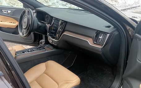 Volvo V60 Cross Country II, 2019 год, 2 430 000 рублей, 19 фотография