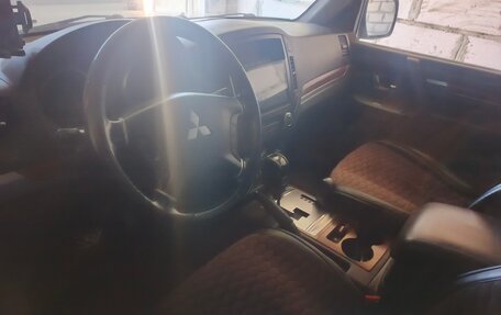 Mitsubishi Pajero IV, 2008 год, 1 650 000 рублей, 6 фотография