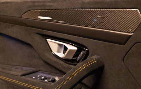 Lamborghini Urus I, 2024 год, 35 000 000 рублей, 18 фотография