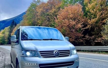 Volkswagen Multivan T5, 2005 год, 1 500 000 рублей, 2 фотография