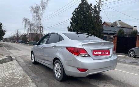 Hyundai Solaris II рестайлинг, 2013 год, 700 000 рублей, 3 фотография