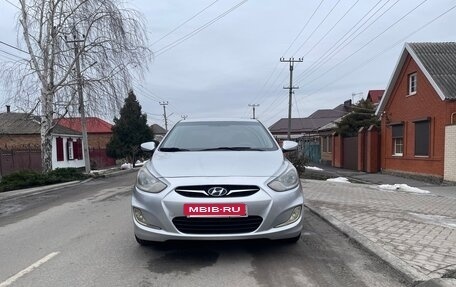 Hyundai Solaris II рестайлинг, 2013 год, 700 000 рублей, 7 фотография