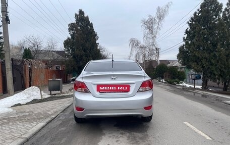 Hyundai Solaris II рестайлинг, 2013 год, 700 000 рублей, 9 фотография