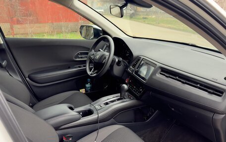 Honda HR-V II, 2021 год, 2 200 000 рублей, 10 фотография