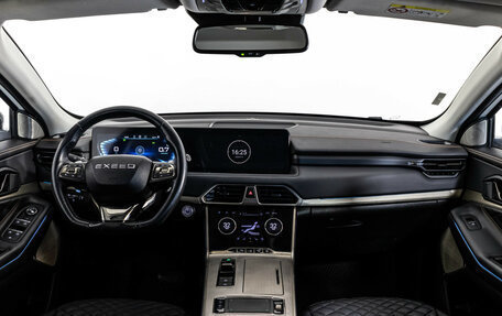 CheryExeed TXL, 2022 год, 2 199 000 рублей, 10 фотография