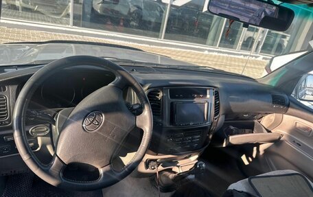 Toyota Land Cruiser 100 рестайлинг 2, 2007 год, 2 599 000 рублей, 7 фотография