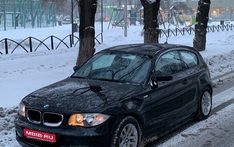 BMW 1 серия, 2009 год, 750 000 рублей, 1 фотография