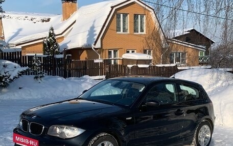 BMW 1 серия, 2009 год, 750 000 рублей, 3 фотография