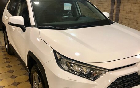 Toyota RAV4, 2020 год, 3 300 000 рублей, 3 фотография