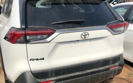 Toyota RAV4, 2020 год, 3 300 000 рублей, 5 фотография